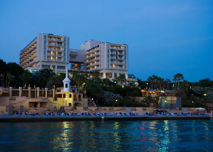 Fantasia Deluxe Hotel Kuşadası