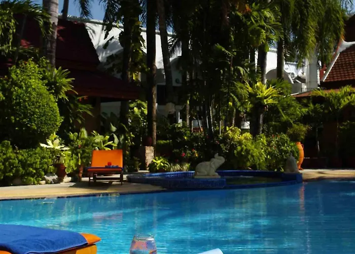 Safari Beach Hotel Patong