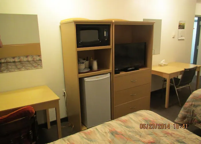 Lazy J Motel