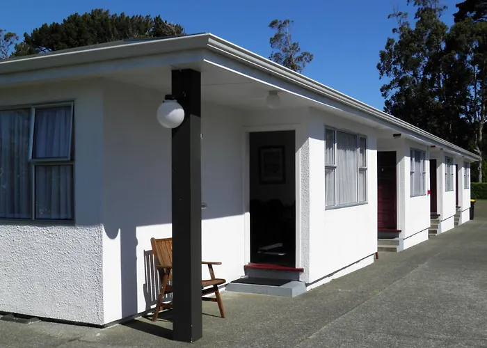 Queens Park Motels