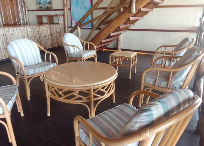 Barry'S Beach Resort