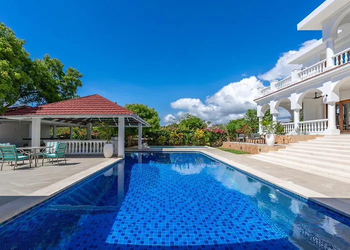 Villa Branca Diani Boutique Luxury & Personalized Service