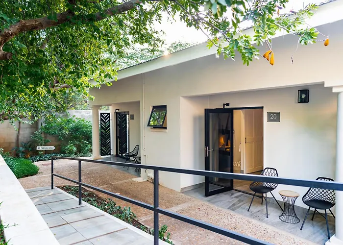 Nkosi Guest Lodge