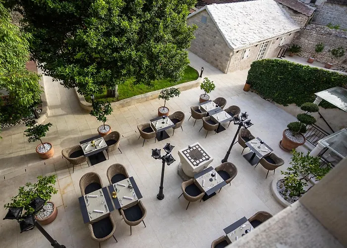 Puteus Palace Heritage Hotel Pucisca