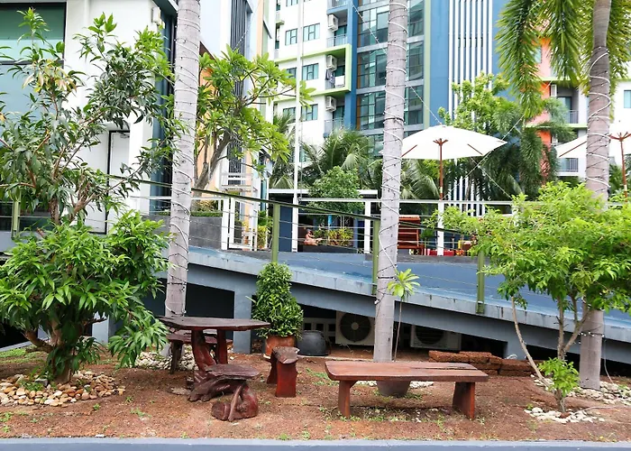 Arthitaya Green Nature & Lakkhana Poolside Resort