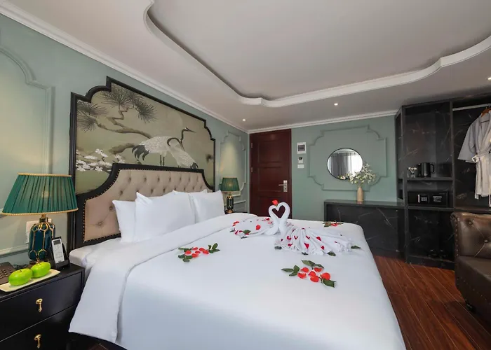 Madelise Palace Hotel & Travel