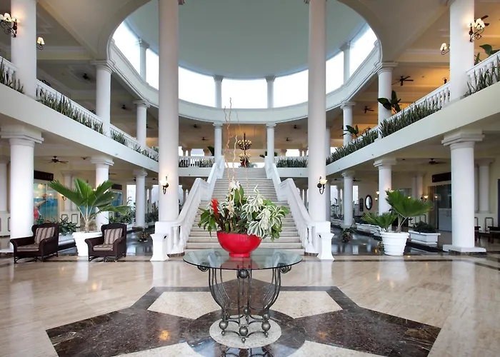 The Signature Level At Grand Palladium Lady Hamilton Resort & Spa Lucea