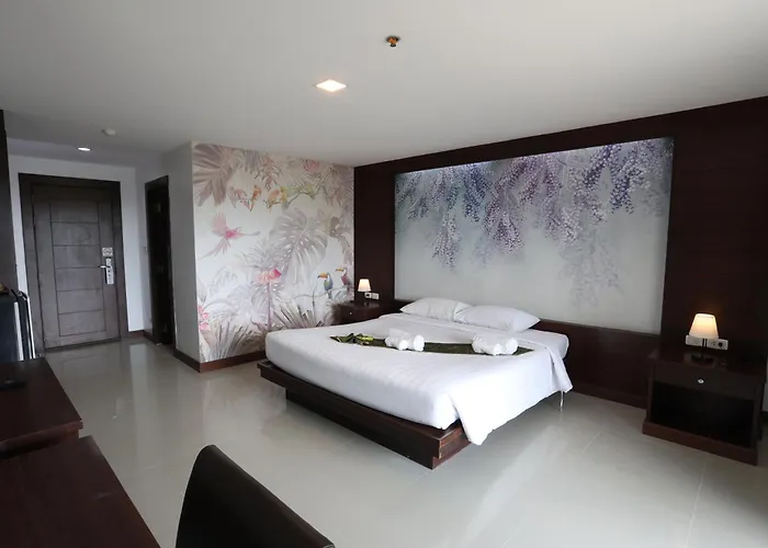 Convenient Grand Plus Hotel Suvarnabhumi