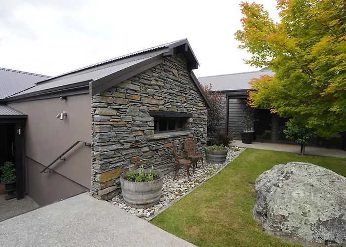Mt Rosa Lodge Boutique Vineyard Accommodation
