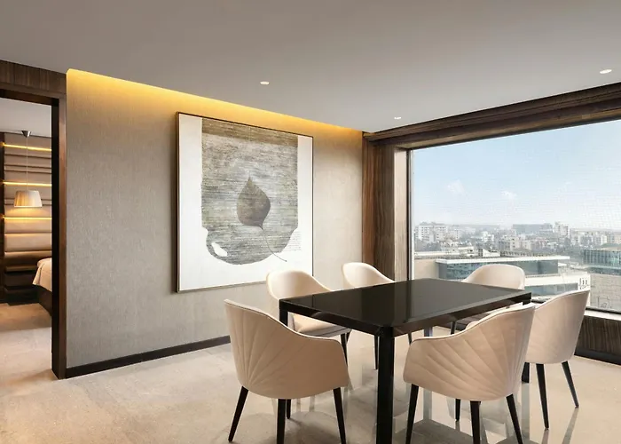 Courtyard By Marriott Mumbai International Airport