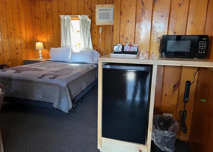 Cedars Motel Saint Ignace