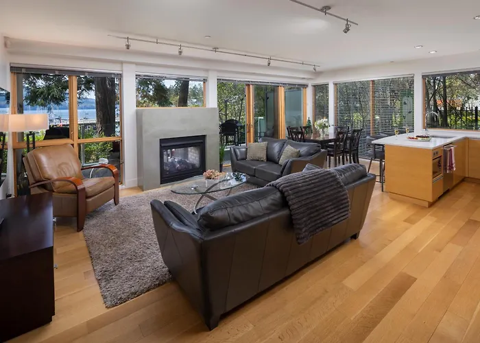 Brentwood Bay Resort & Spa