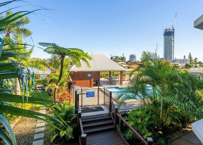 Moorings On Cavill Surfers Paradise