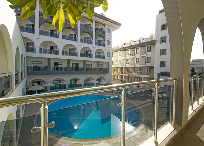 Side Aluna Hotel