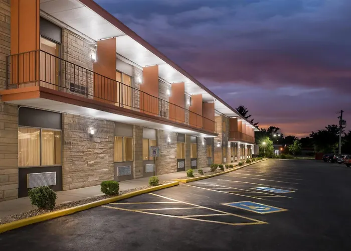 Travelodge By Wyndham Bloomington