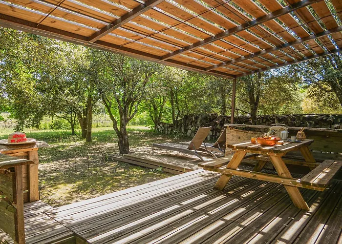 Lodges en Provence - Ecogîtes&Restaurant insolites Richerenches
