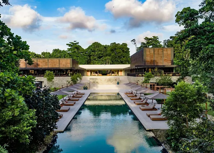 Mandarin Oriental, Coast