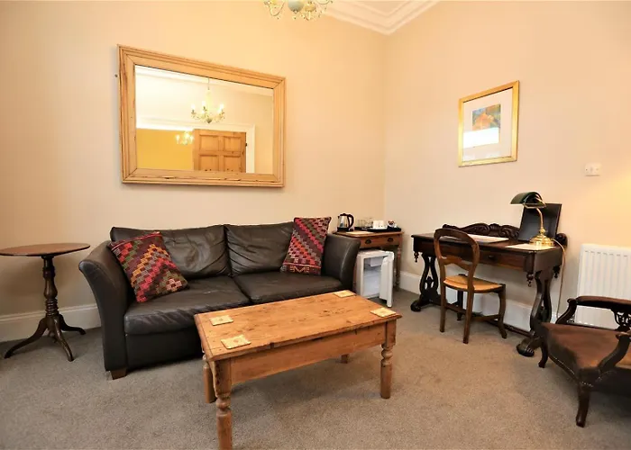 Ascot House Hotel