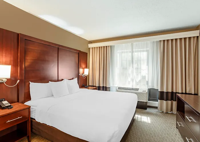 Comfort Suites State College Near Penn State - Steps Away From Psu!