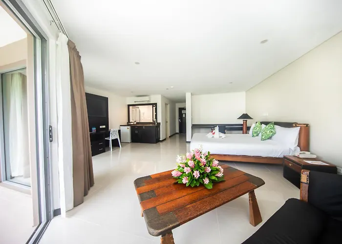 Tanoa Waterfront Hotel