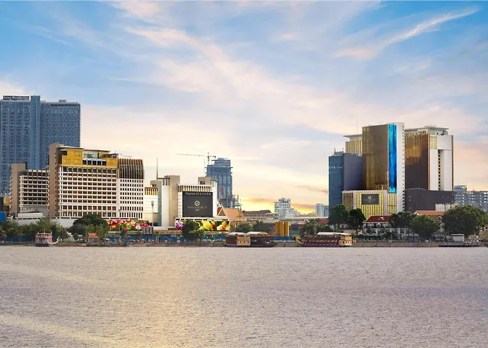 Nagaworld Hotel & Entertainment Complex