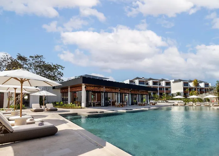 Sumitra Luxury Villas & By Pramana