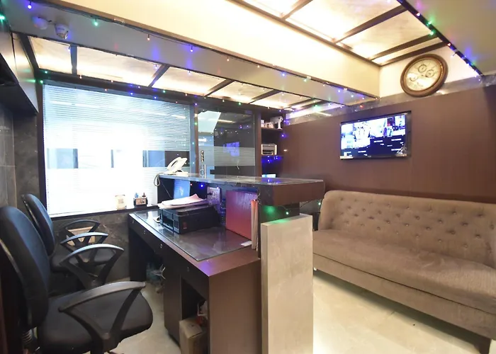 Hotel Arma Court - Near Us Embassy, Bkc