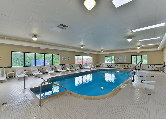 Comfort Suites Near Route 66 Springfield