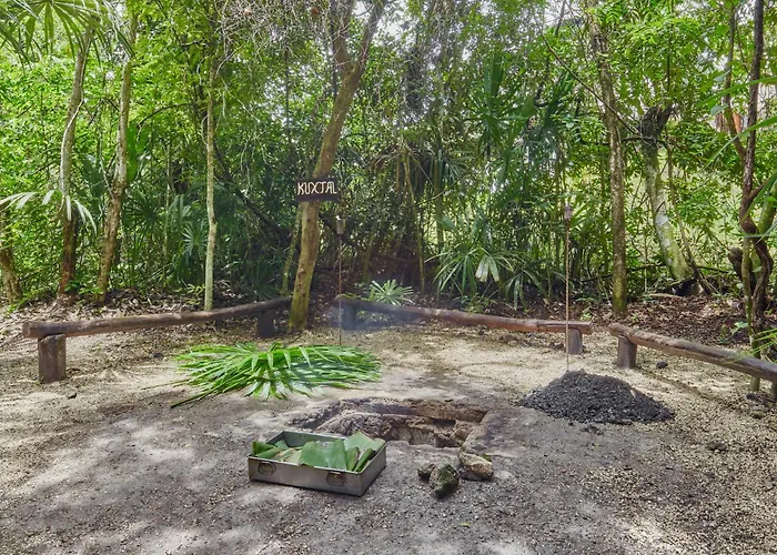 The Explorean Selva Maya Kohunlich Ruinas Kohunlích