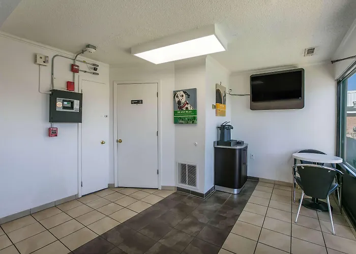 Motel 6-Dothan, Al
