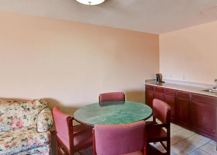 Quality Inn Forest Hill - Fort Worth South