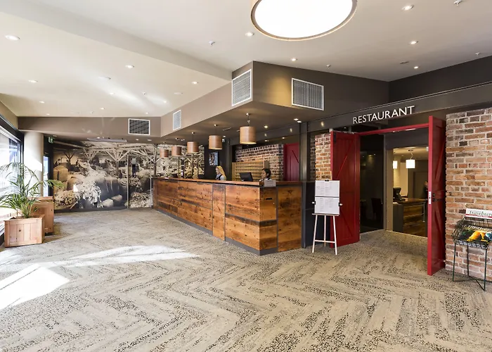 Old Woolstore Apartment