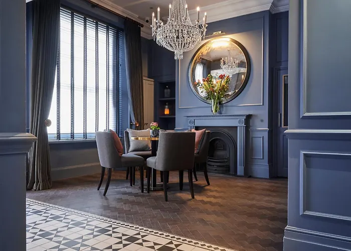 The Tophams Hotel