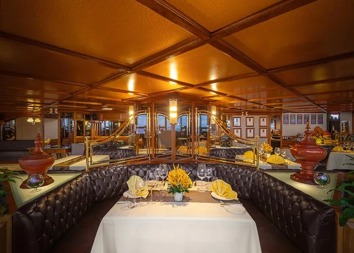Royal Wing Suites & Spa