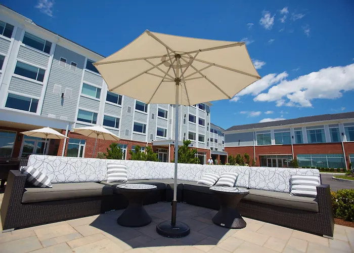 Wyndham Newport Hotel
