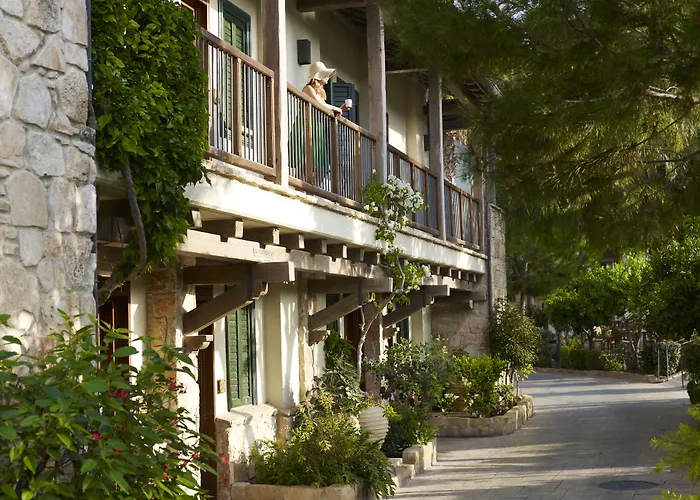 Columbia Beach Resort Pissouri
