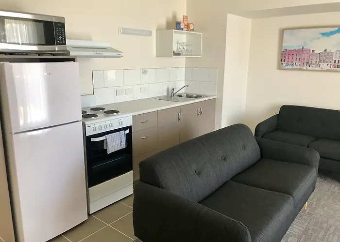 Adina Place Motel Apartments