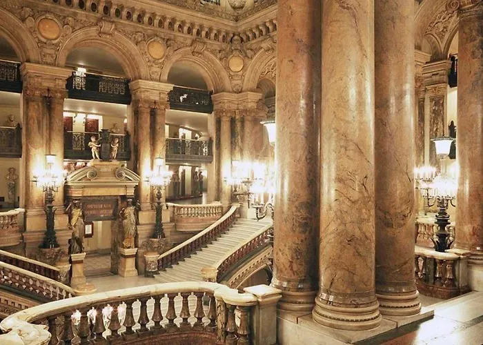 Hotel 10 Opera By Happyculture