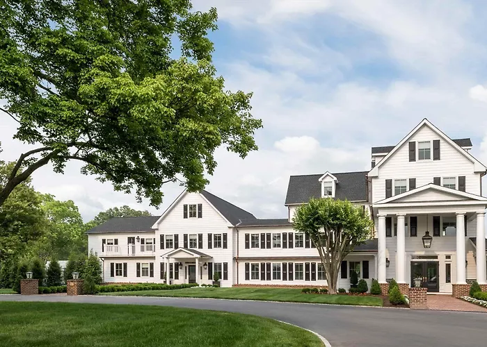 The Oaks Waterfront Hotel