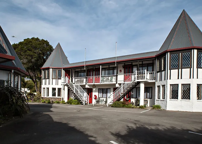 Castles Motel & Driftwood Motel