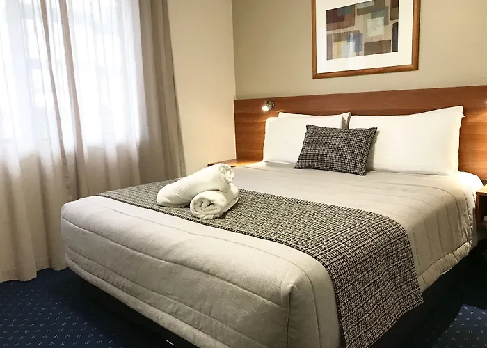 Ventura Inn & Suites Hamilton