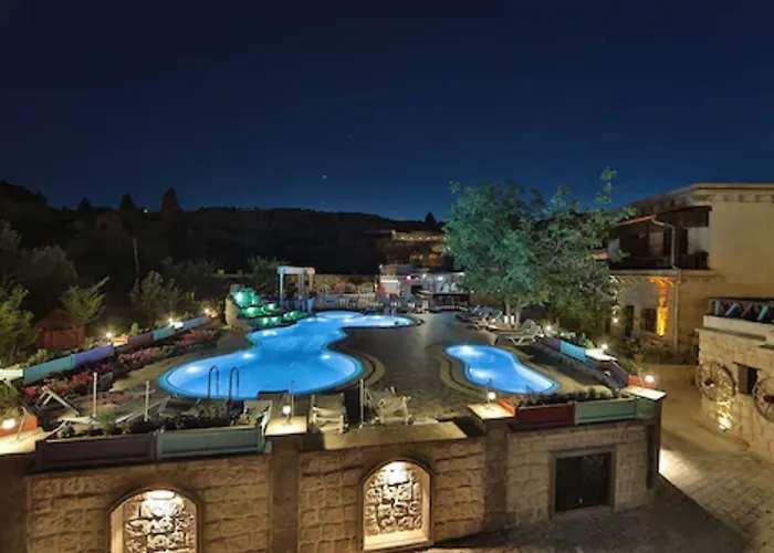 Holiday Cave Hotel