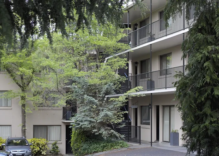 Grosvenor Court Apartments