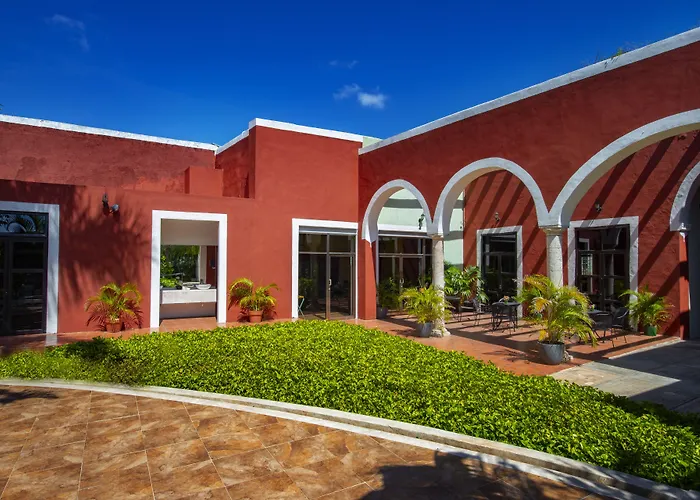 Hotel Embajadores