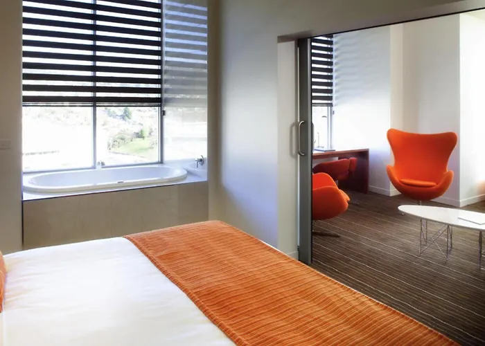 Mantra Charles Hotel