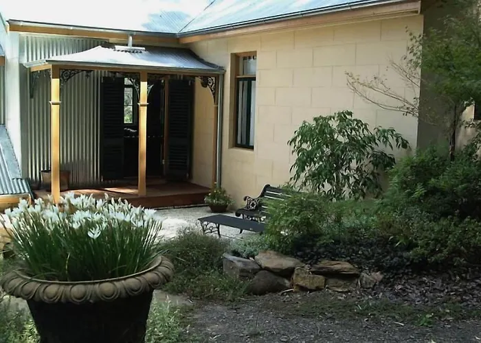 Tizzana Winery Bed And Breakfast
