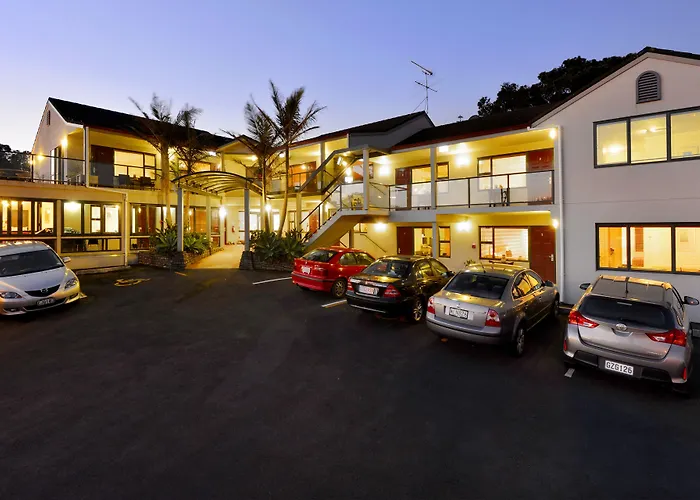 Whangaparaoa Lodge