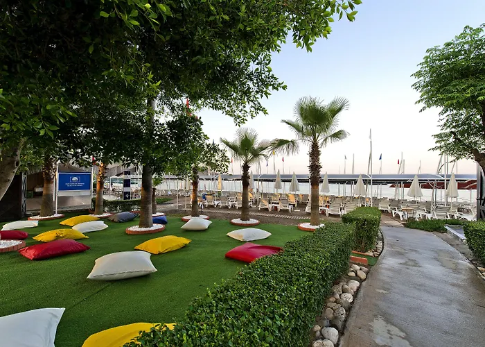 Sealife Buket Resort & Beach Hotel Okurcalar