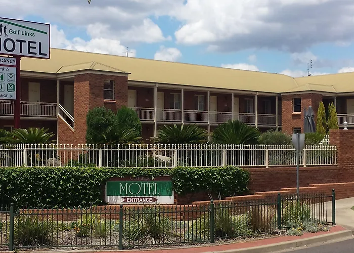 Golf Links Motel