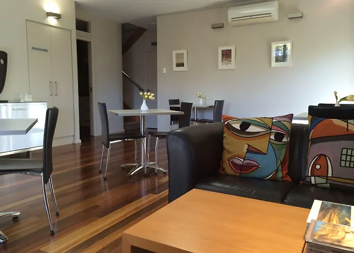 Chaucer Palms Boutique B&B Newcastle